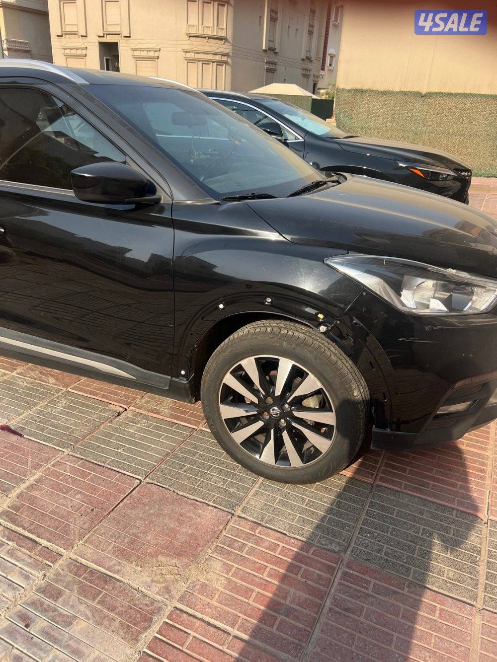 للبيع نيسان كيكس موديل 20 ماشية ٩٨الف استعمال سيدة على يدها من الوكالة1