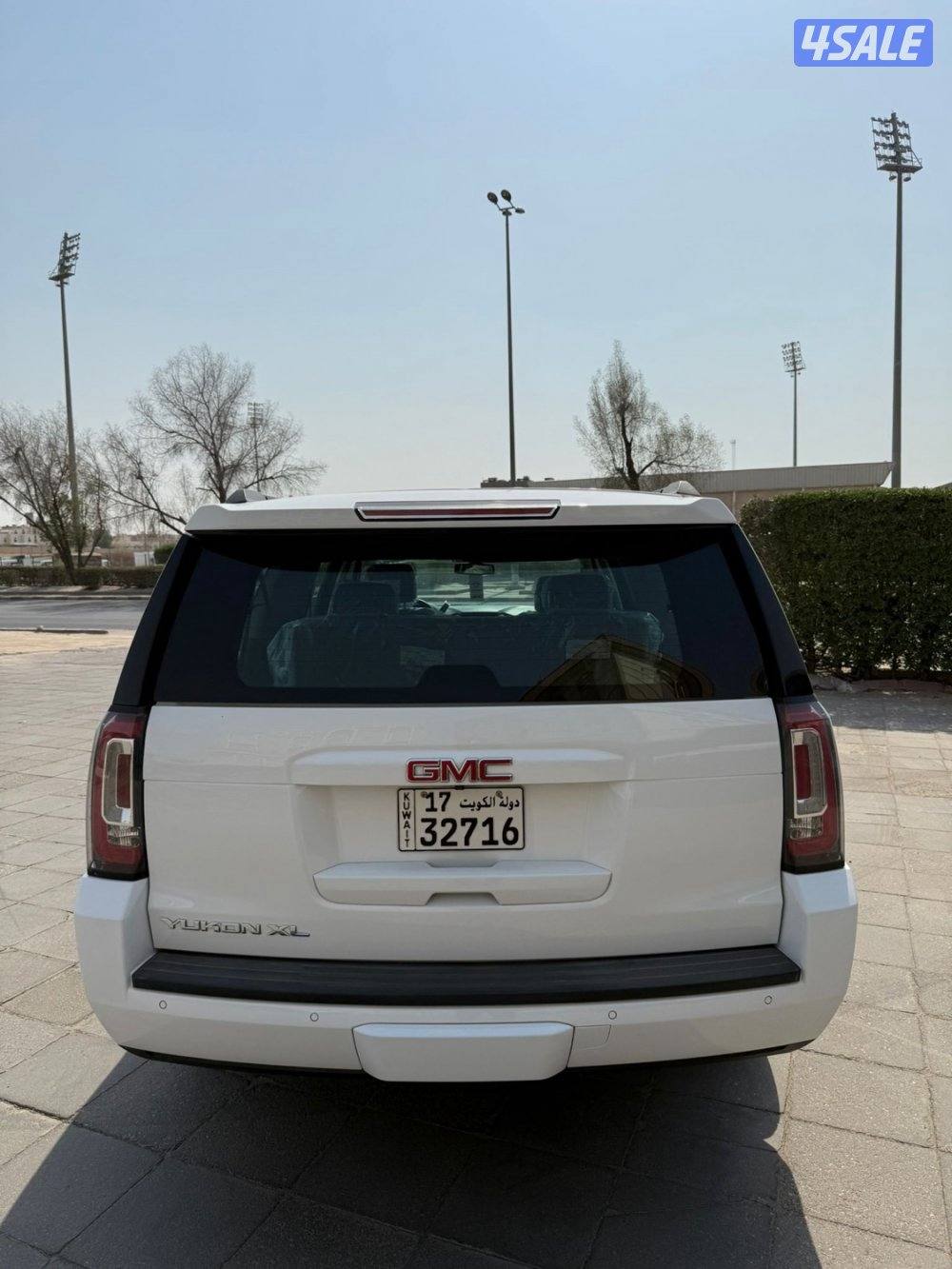 للبيع يوكن سوبرمان XL ابيض  ماشي 60 بهباني صبغ الوكاله موديل 20200