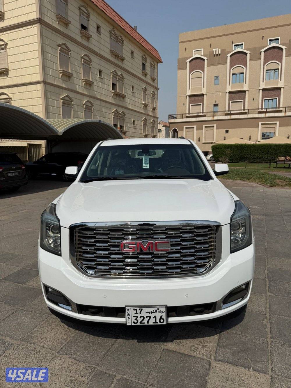 للبيع يوكن سوبرمان XL ابيض  ماشي 60 بهباني صبغ الوكاله موديل 20202