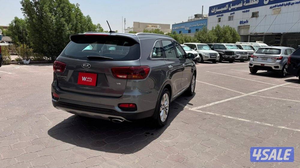 كيا سورينتو 2018 عداد 67 الف بحالة ممتازه3