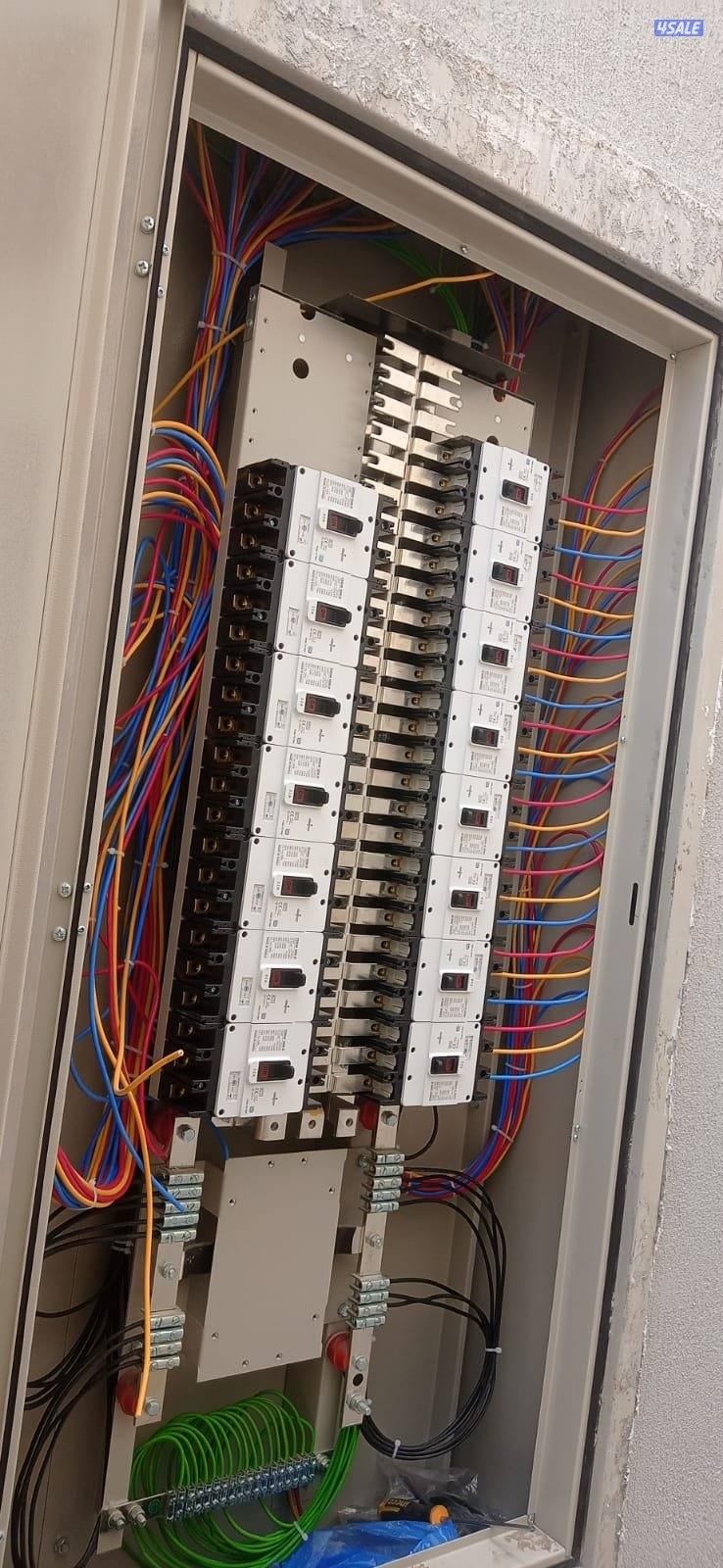 مقاول كهربائي تمديد وتركيب قسائم ملاحق مجمعات ( محمد فيزان )14