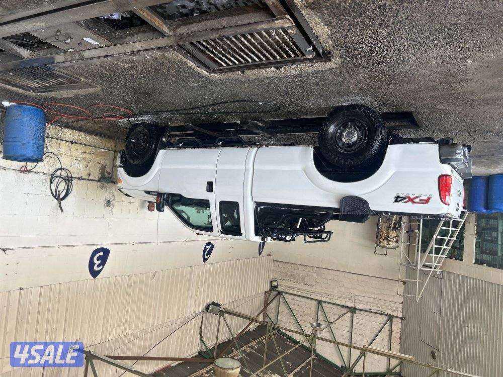 فورد F250 كامل المواصفات زايد عليه دبة وعارضة ومعاونيات خارجية دواسة4