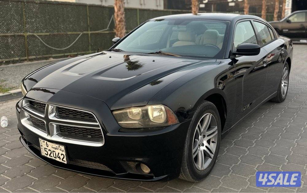 للبيع شارجر موديل 20120