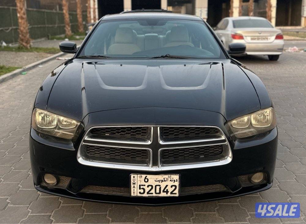 للبيع شارجر موديل 20122