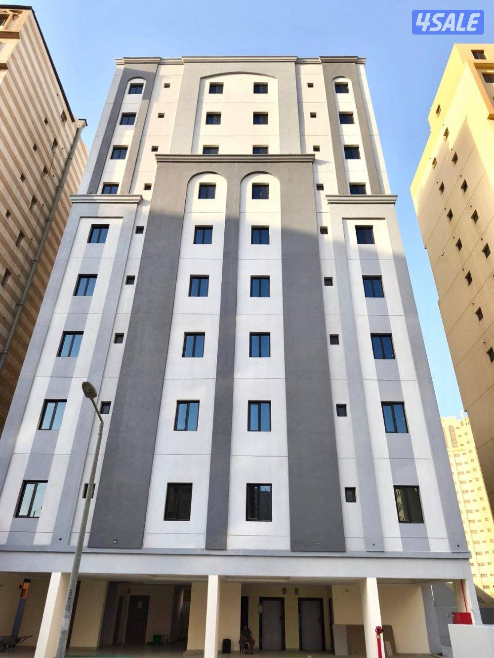 للبيع بنايه جديده في السالميه مدخول 10.500 د.ك3