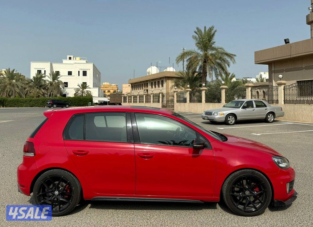 بحالة ممتازة فولكس واجن قولف GTI موديل 2012 محركات نظيفة مكيف بارد5