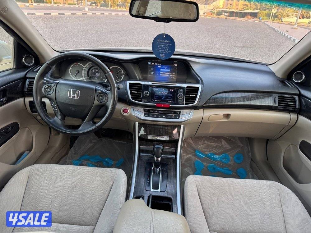 Honda acord 2016 .فتحة سقف ٤ سلندر3