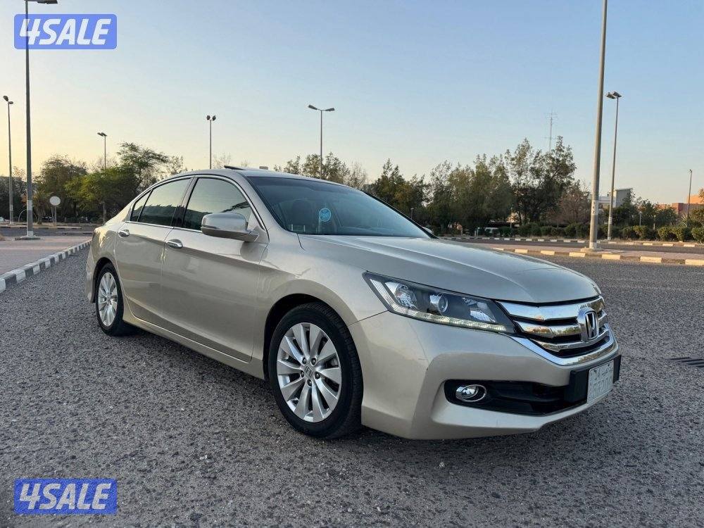 Honda acord 2016 .فتحة سقف ٤ سلندر0
