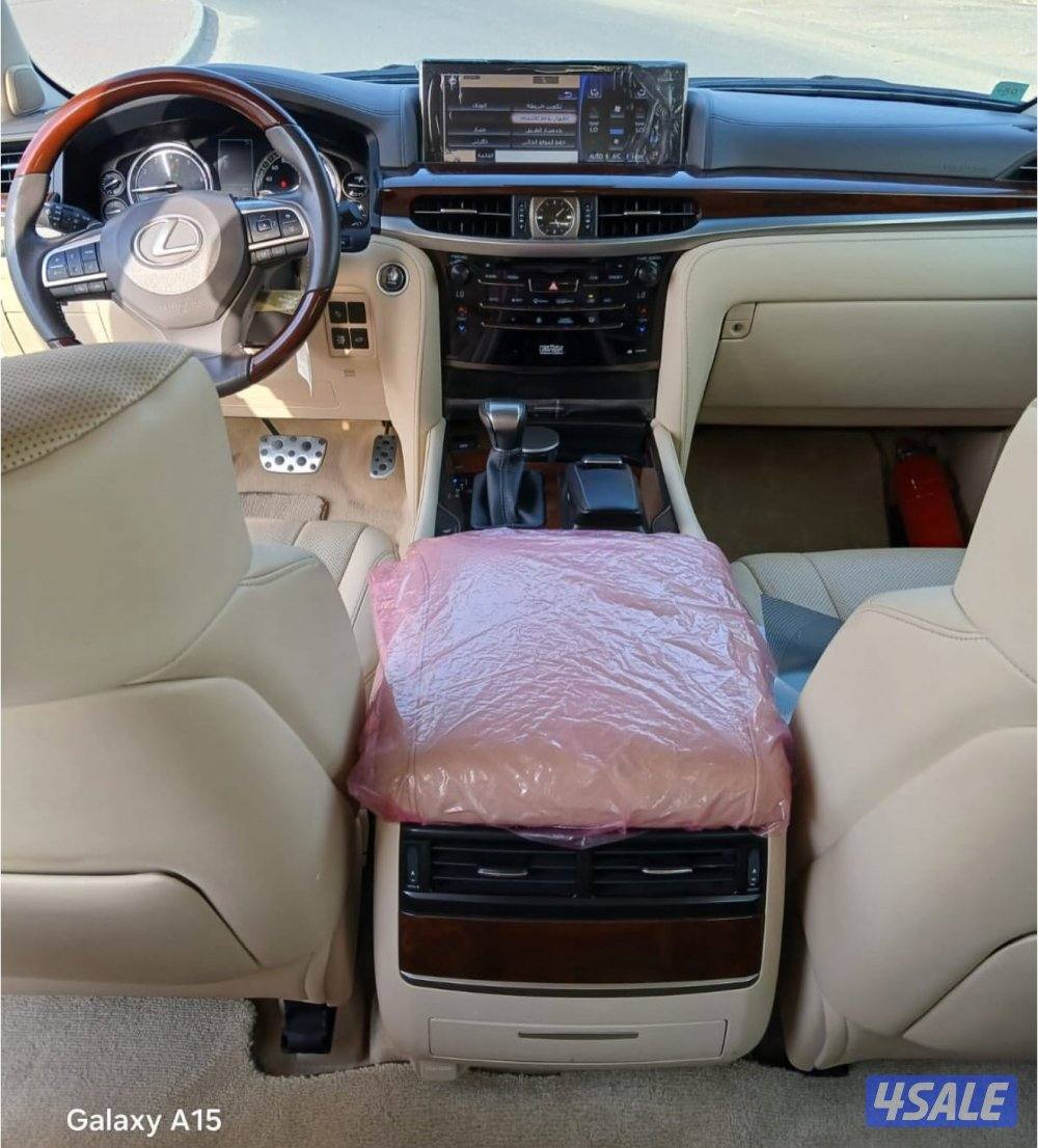 لكزس LX570 الساير 2021 سبورت بحاله الوكاله عداد 76 الف2