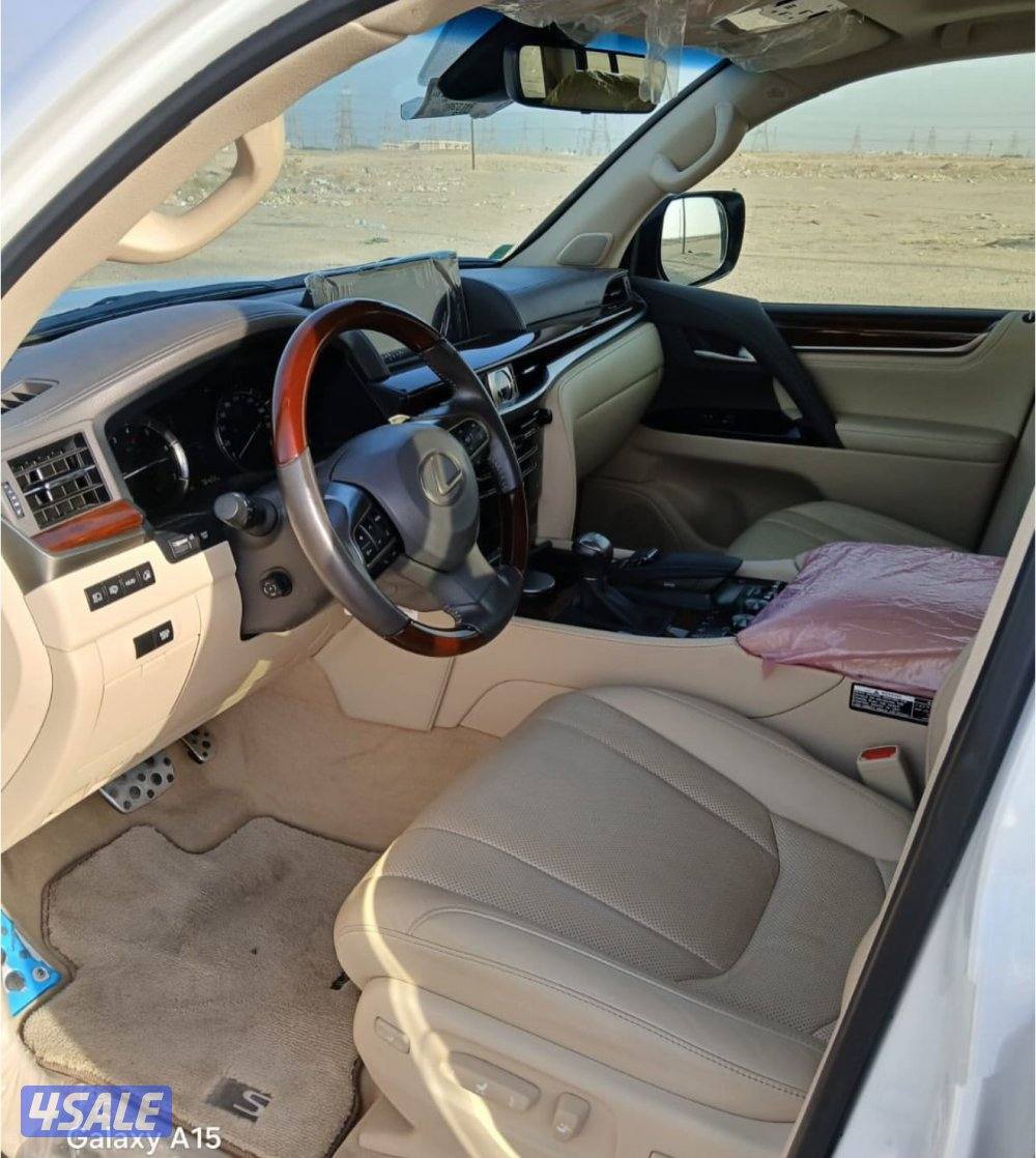 لكزس LX570 الساير 2021 سبورت بحاله الوكاله عداد 76 الف6
