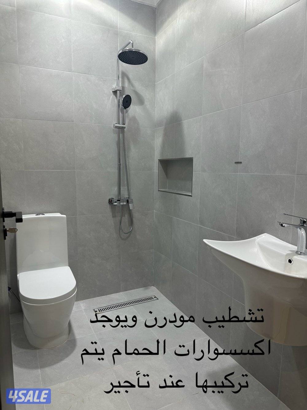 شقة ٣غرف ٢ماستر وحمام ومطبخ وغرفة تخزين ٢م&٢م مصفطين !معاريس وتساب فقط5