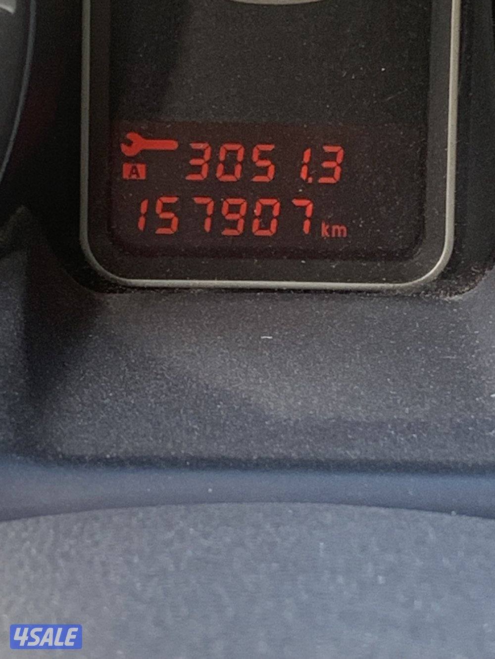 باجيرو موديل ٢٠١٦ لونه سيلفر ماشي ١٥٧٠٠٠ كامل المواصفات3