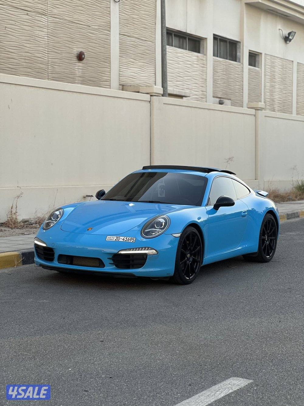 كاريرا 2012 من داخل احمر 9111