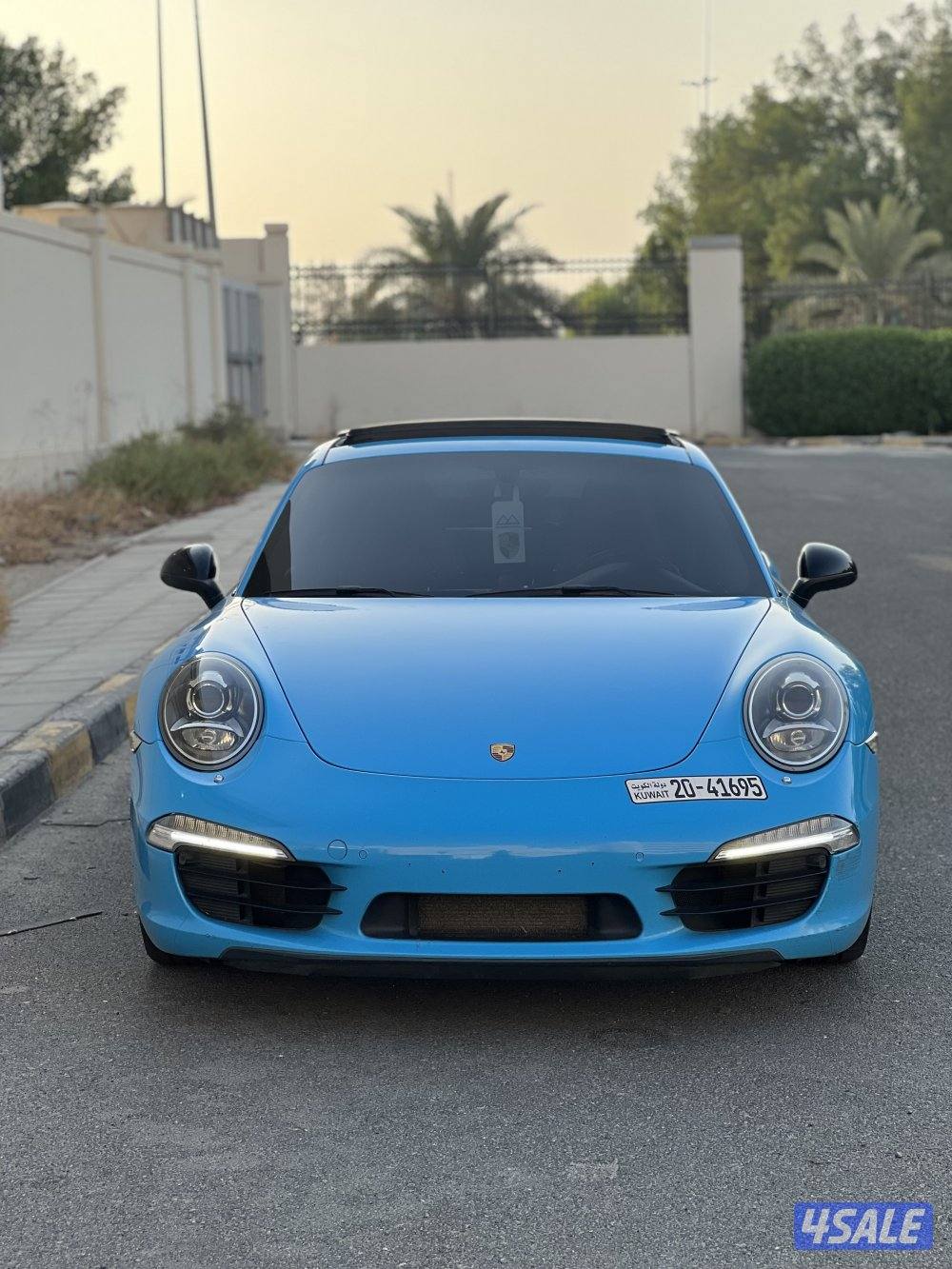 كاريرا 2012 من داخل احمر 9113