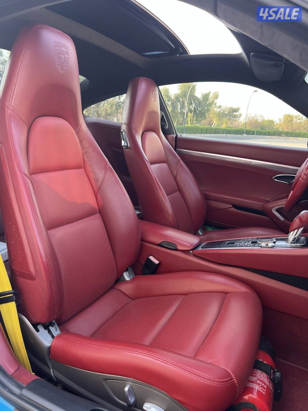 كاريرا 2012 من داخل احمر 9119