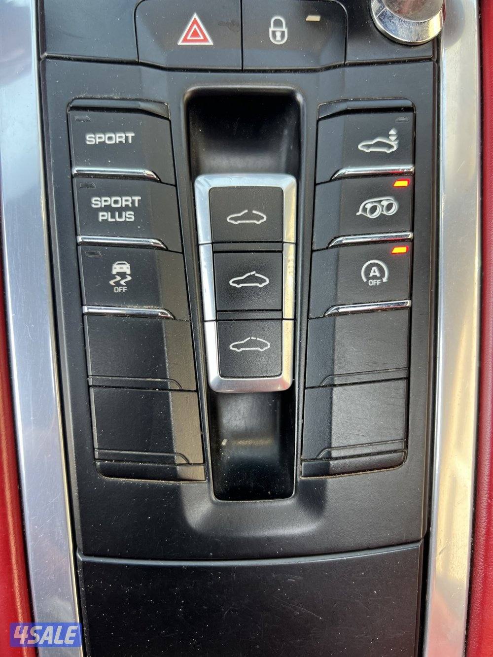 كاريرا 2012 من داخل احمر 91114