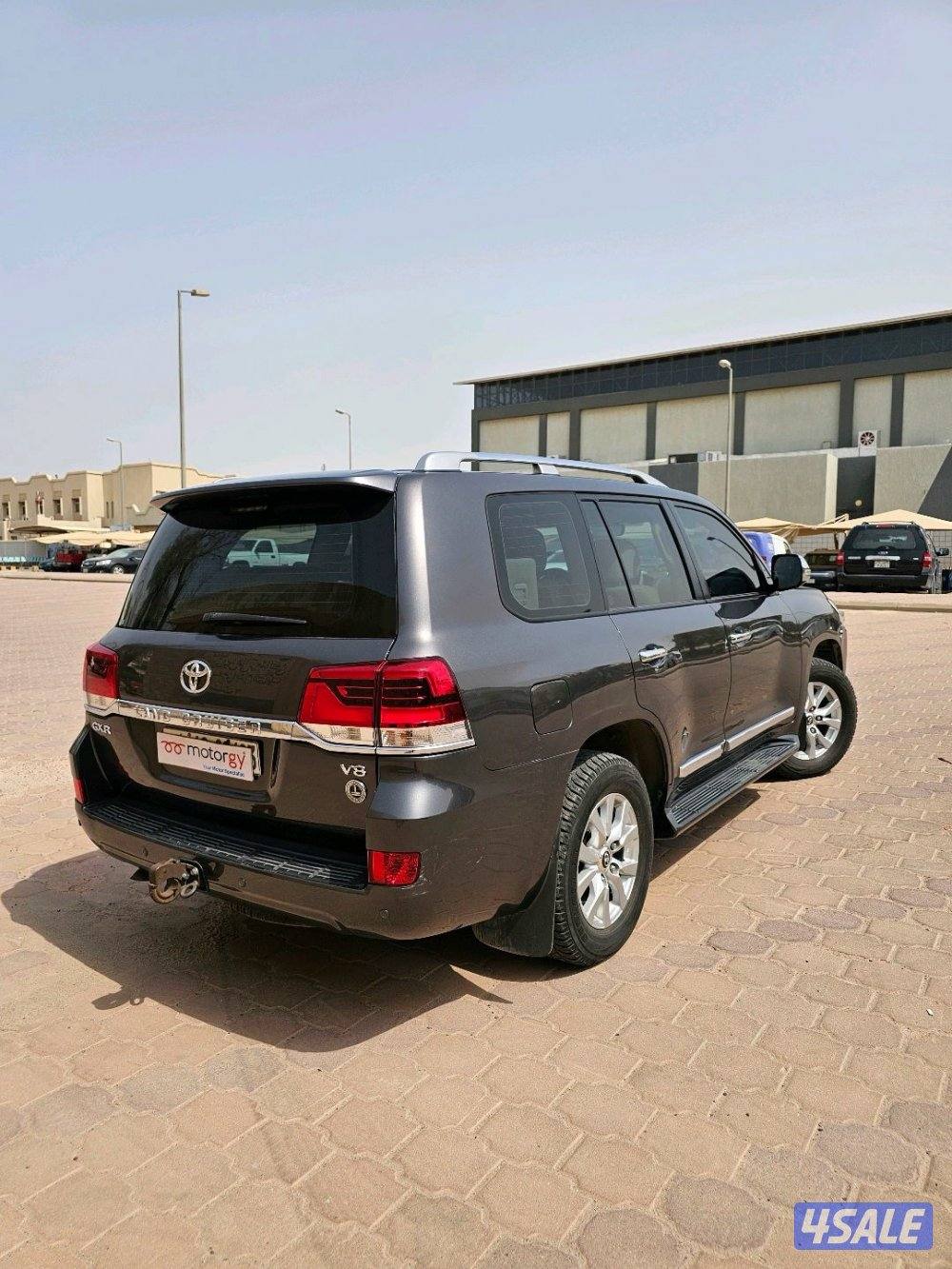 Toyota Land Cruiser GXR8