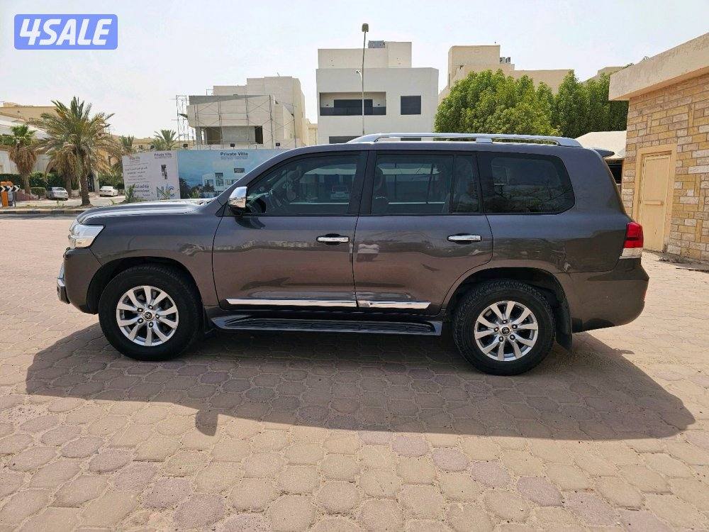 Toyota Land Cruiser GXR7