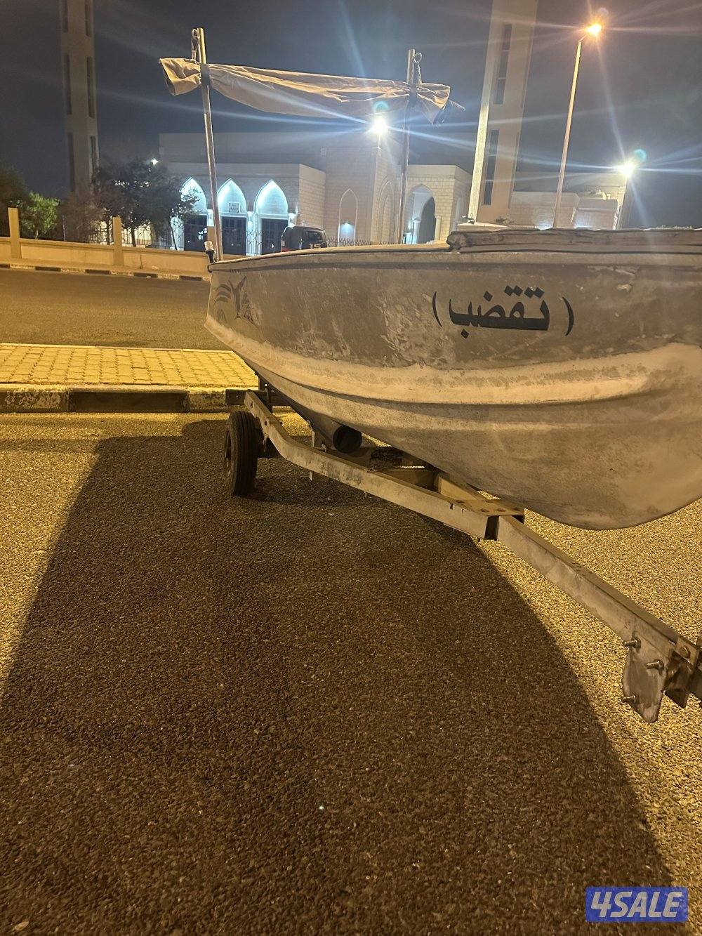 للبيع ماشوه ١٢ قدم مكينه ١٥ ياماها موديل2024 جاهزه دق سلف وانزل4