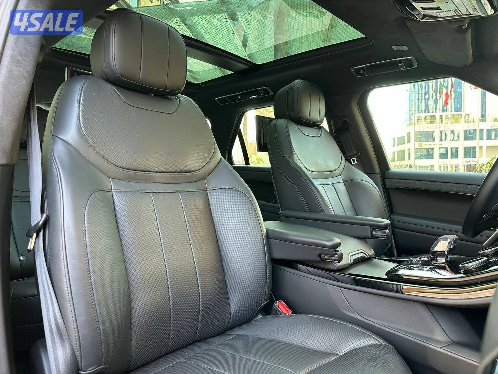 رنج روفرSPORT AUTOBIOGRAPHY موديل2023عداد53الف وارد الغانم تحت الكفاله8