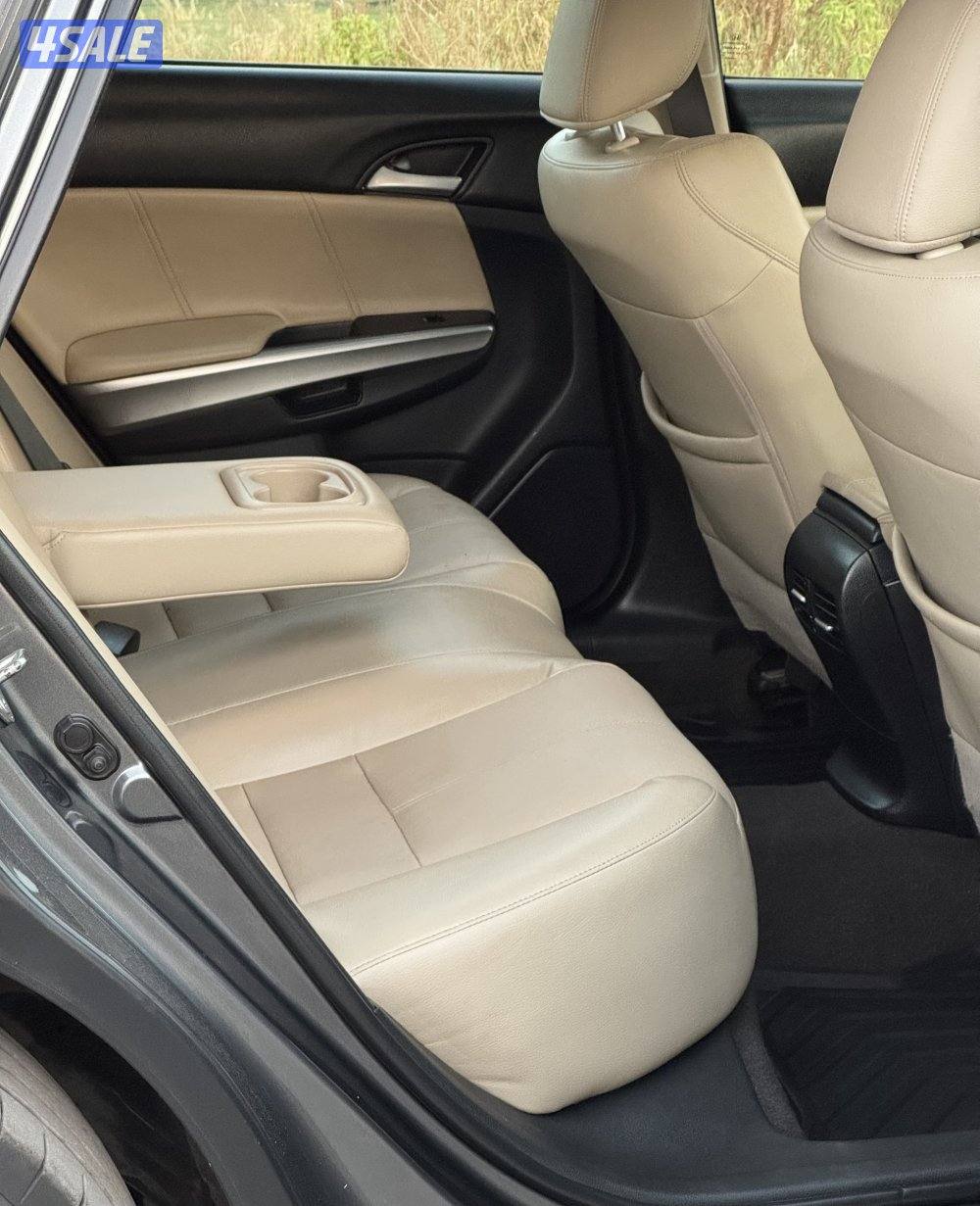 كروس تاور 2013 الغانم عداد 171 ألف كامل المواصفات6