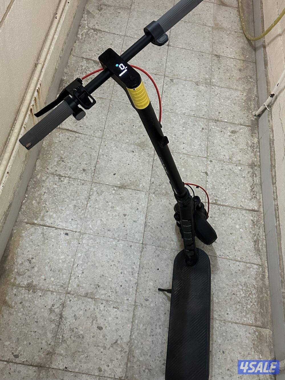 للبيع سكوتر شاومي احدث اصدار Xiaomi Electric   نظيف جداً Scooter 5 GL1