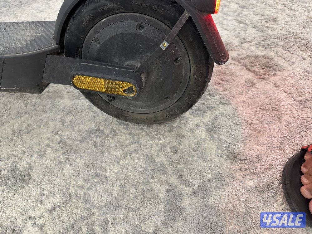 للبيع سكوتر شاومي احدث اصدار Xiaomi Electric   نظيف جداً Scooter 5 GL6