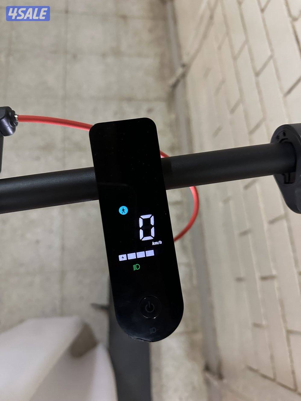 للبيع سكوتر شاومي احدث اصدار Xiaomi Electric   نظيف جداً Scooter 5 GL7