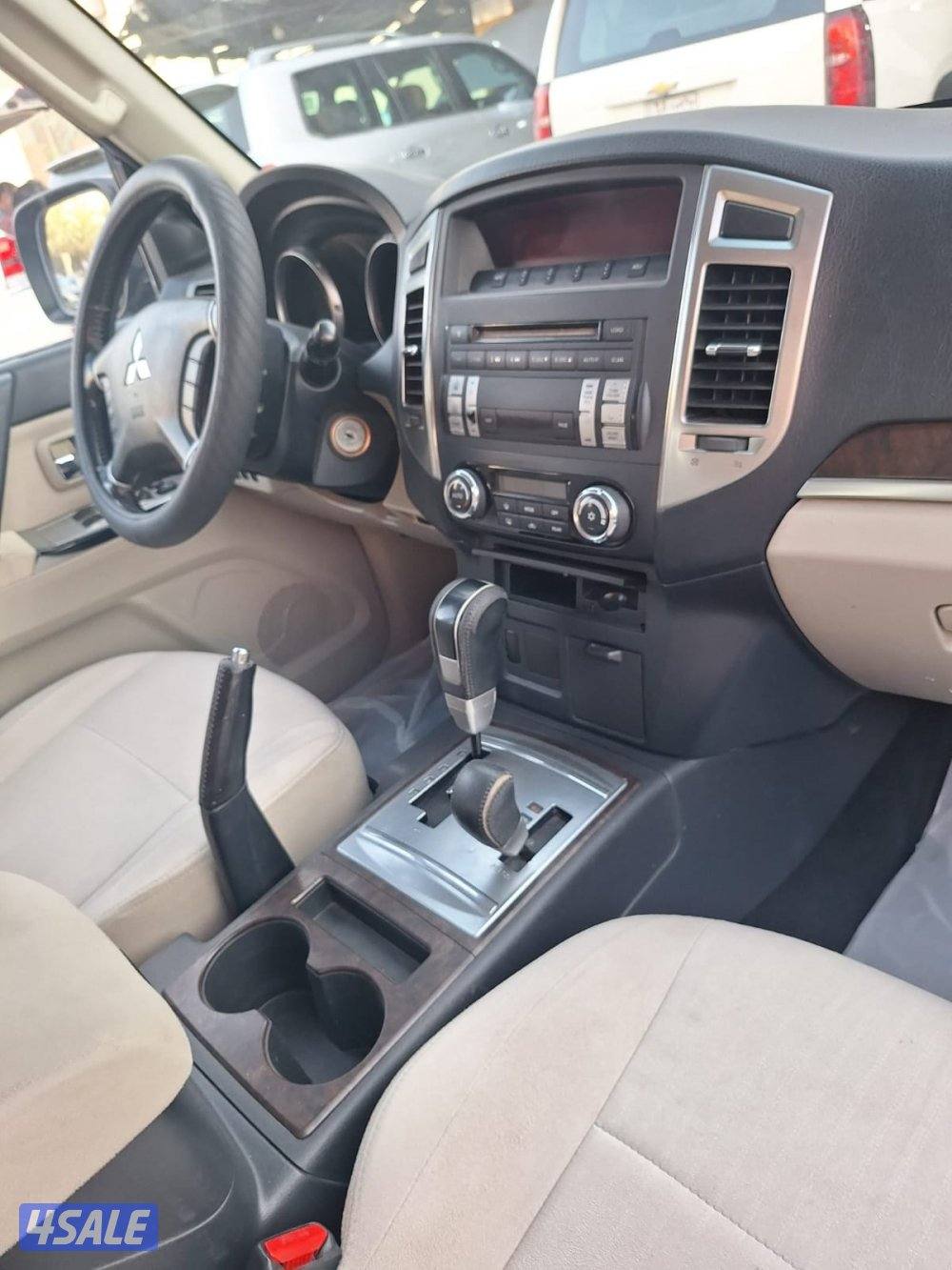 Mitsubishi Pajero 2015 For Sale in Farwaniyah8