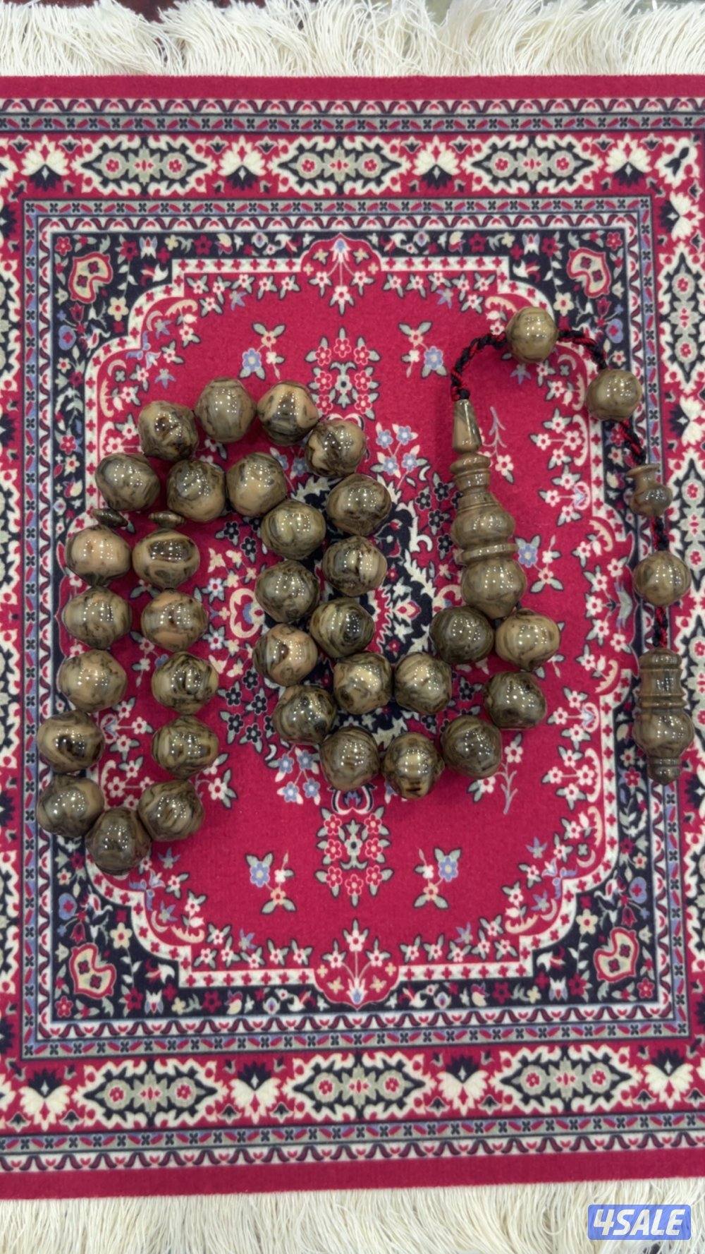 للبيع مسباح بكلايت وشق صب وسط 33 خرزة مقاس 14 ملي السعر 18 دينار2