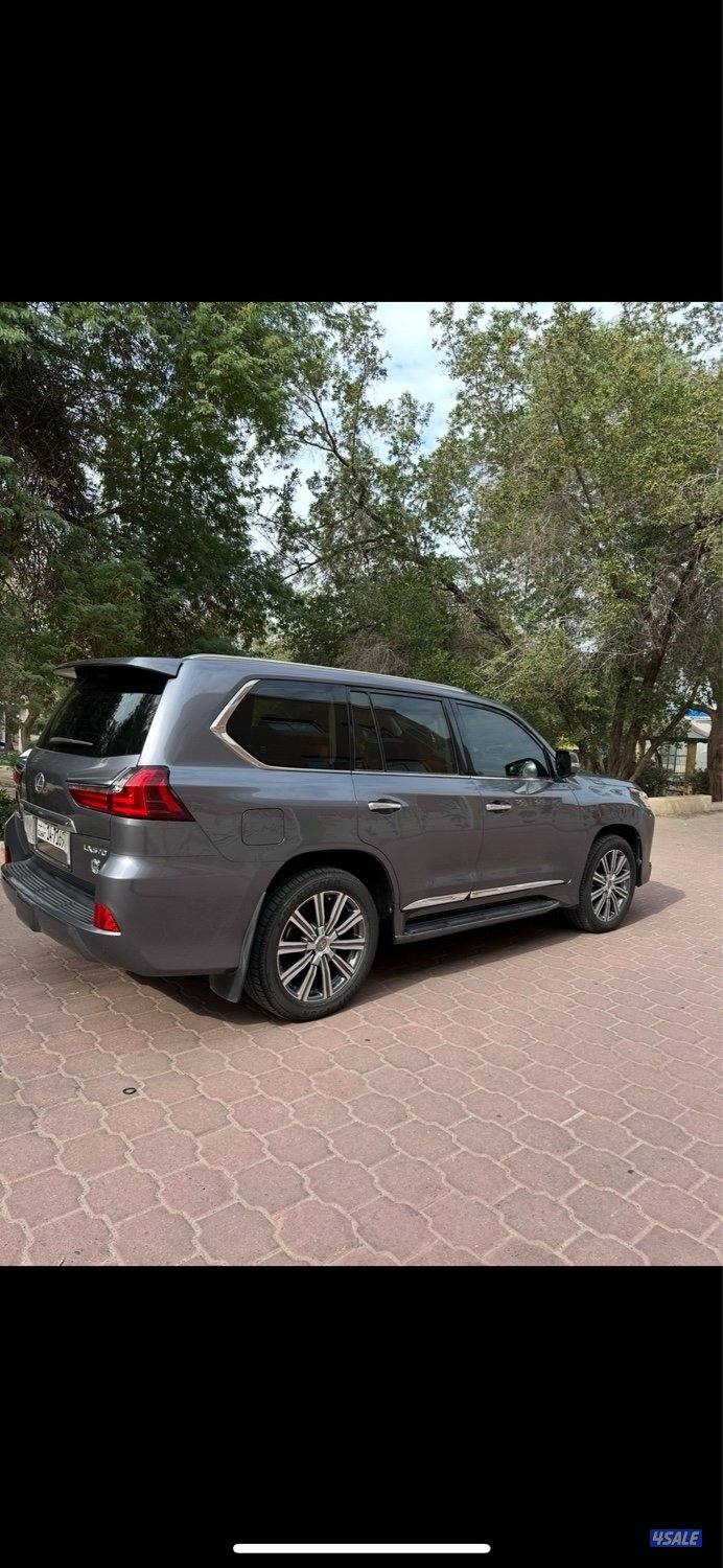 جيب لكزس ٢٠١٦ درجة اولى ماشي ١٤٠٠٠٠ كم الساير4