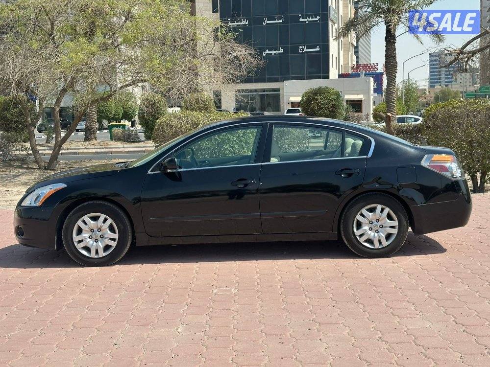 للبيع التيما 2010 ماشي 75 الف2