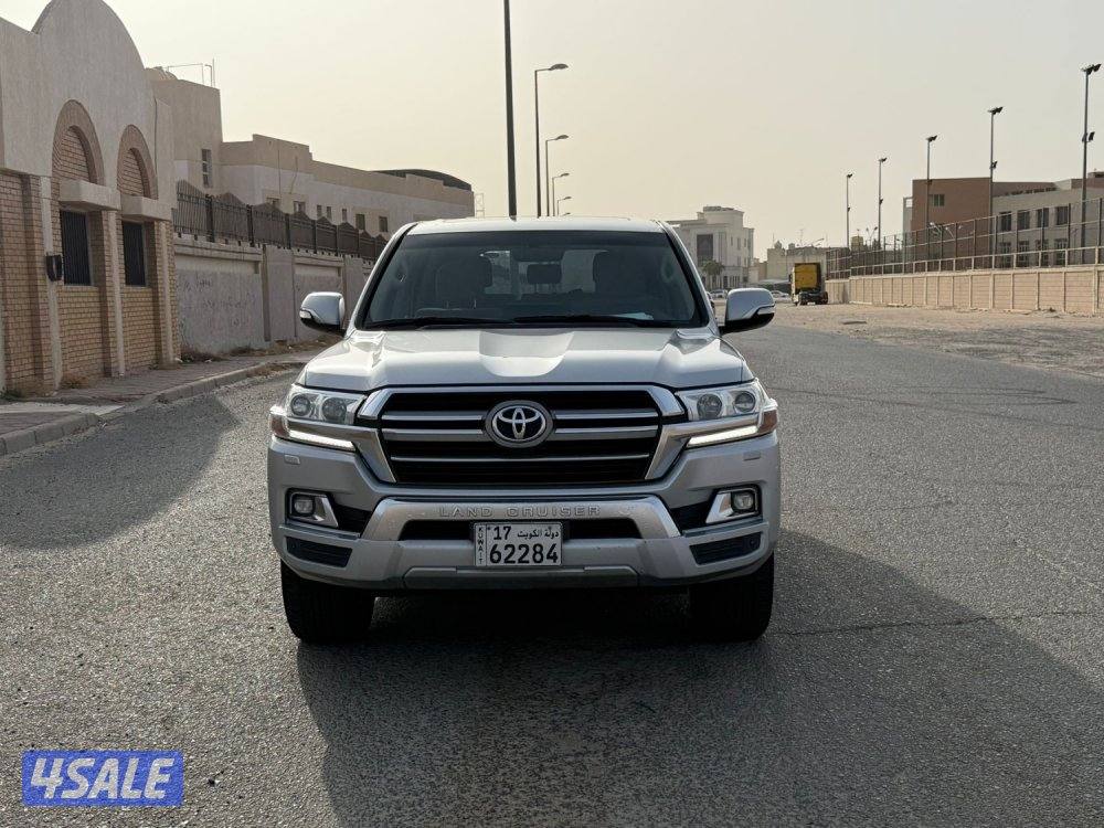 لاند كروزر GXR 20203