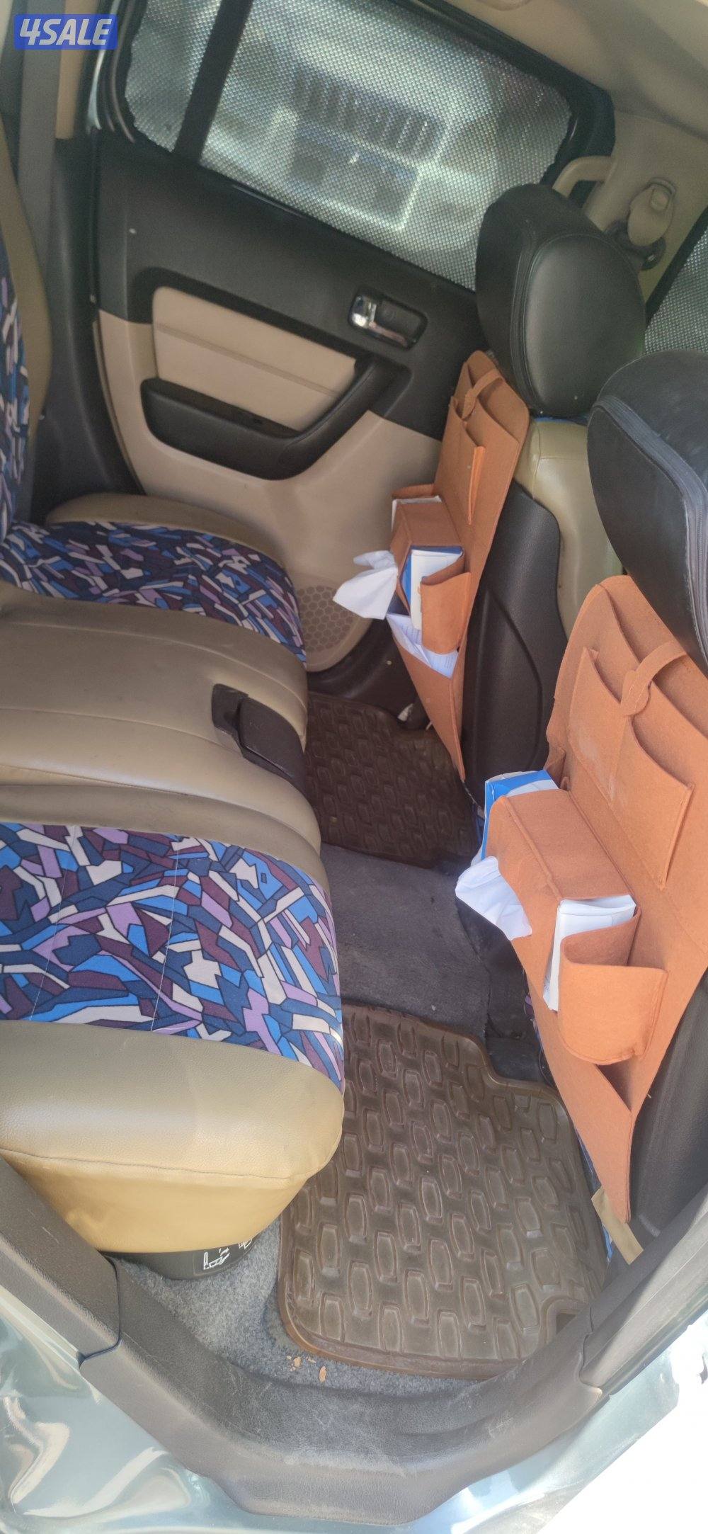 the car is clean from inside and outside spotlights on it. key remote3