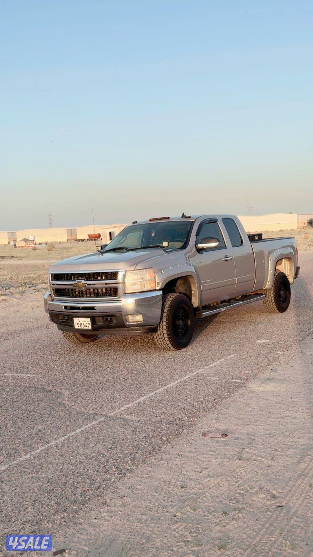 وانيت سلفرادو LThd25000