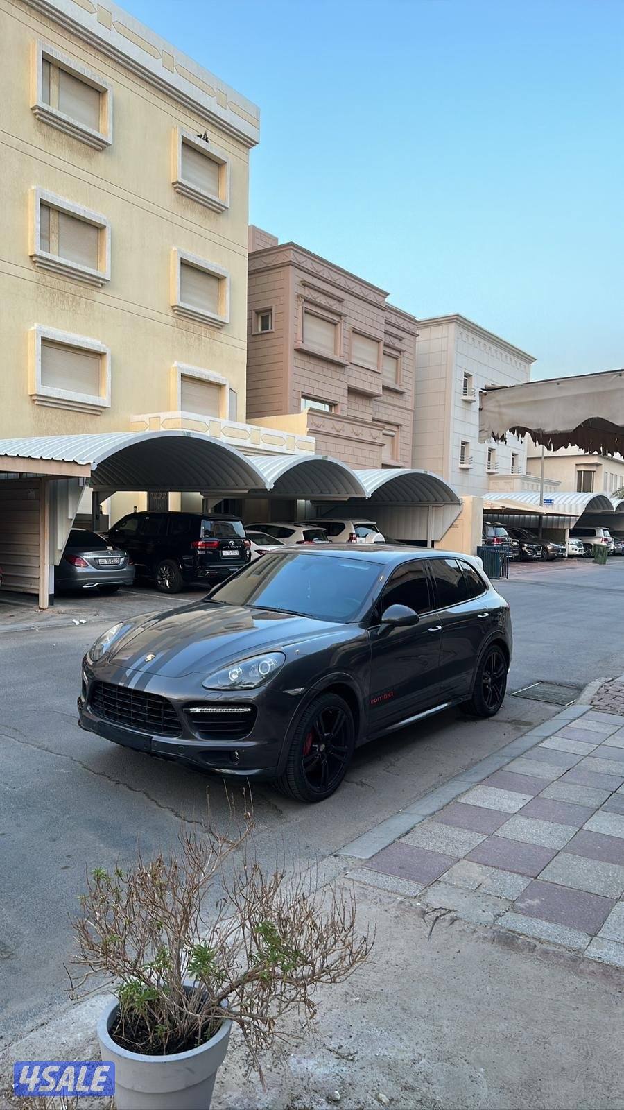 للبيع بورش كايين Gts اصلي موديل 13 ماشي 199 ارغب البدل9