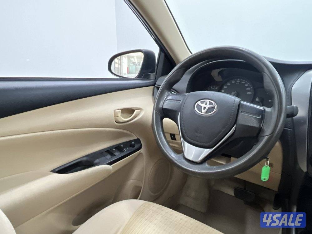 TOYOTA YARIS_N 22Y04L9