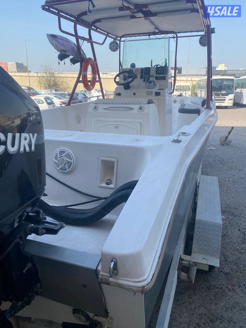 للبيع طراد Gulf Master ٢٨ قدم موديل ٢٠١٠ مكينتين ميركوري 225/2252