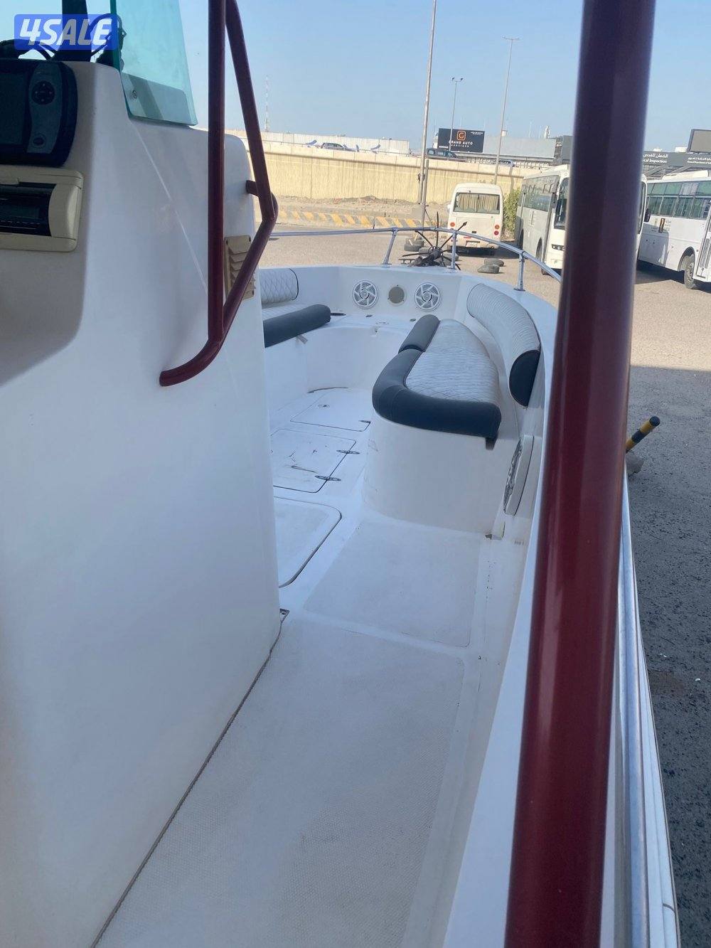 للبيع طراد Gulf Master ٢٨ قدم موديل ٢٠١٠ مكينتين ميركوري 225/2257