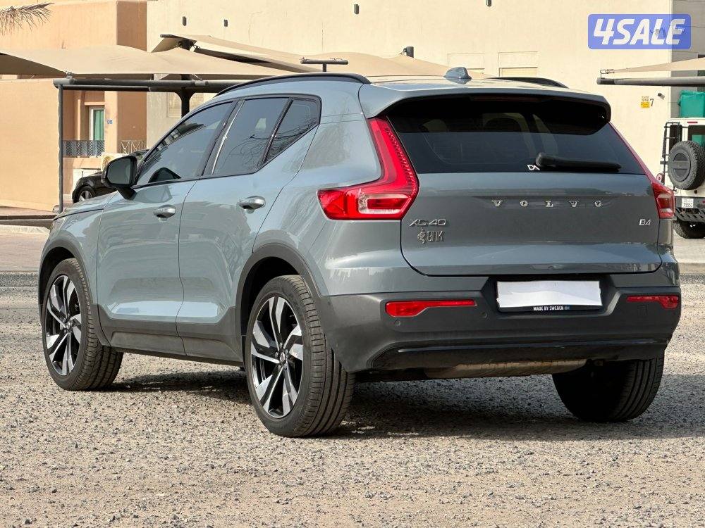 Volvo    
XC 40
B43