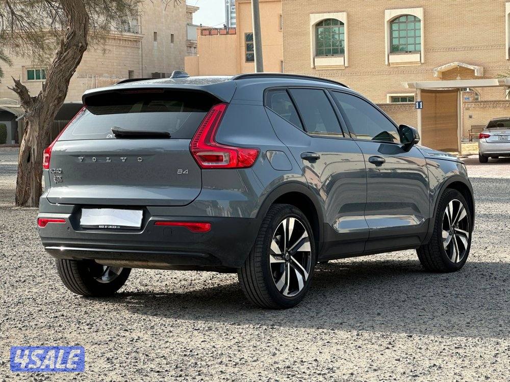 Volvo    
XC 40
B44