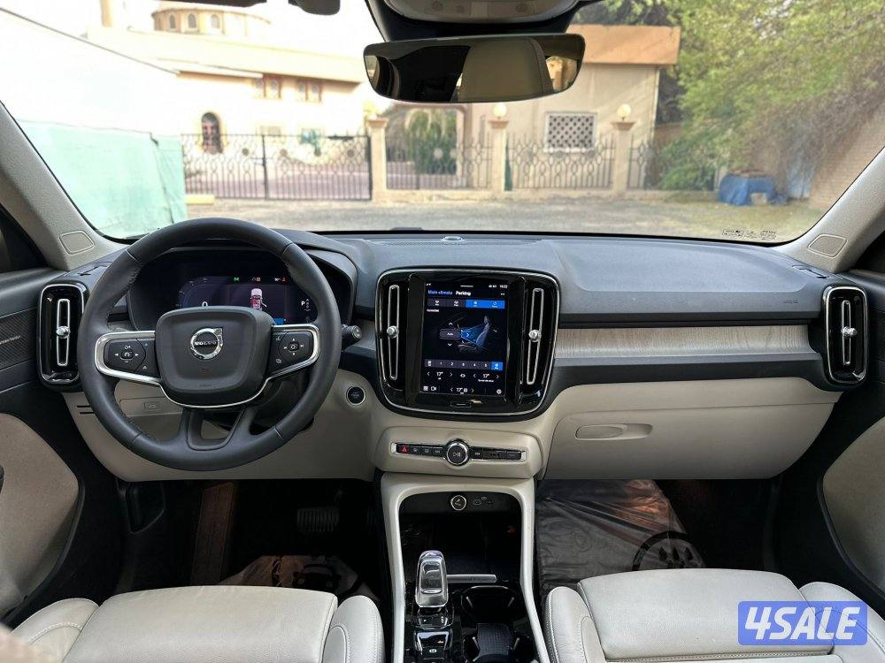 Volvo    
XC 40
B413
