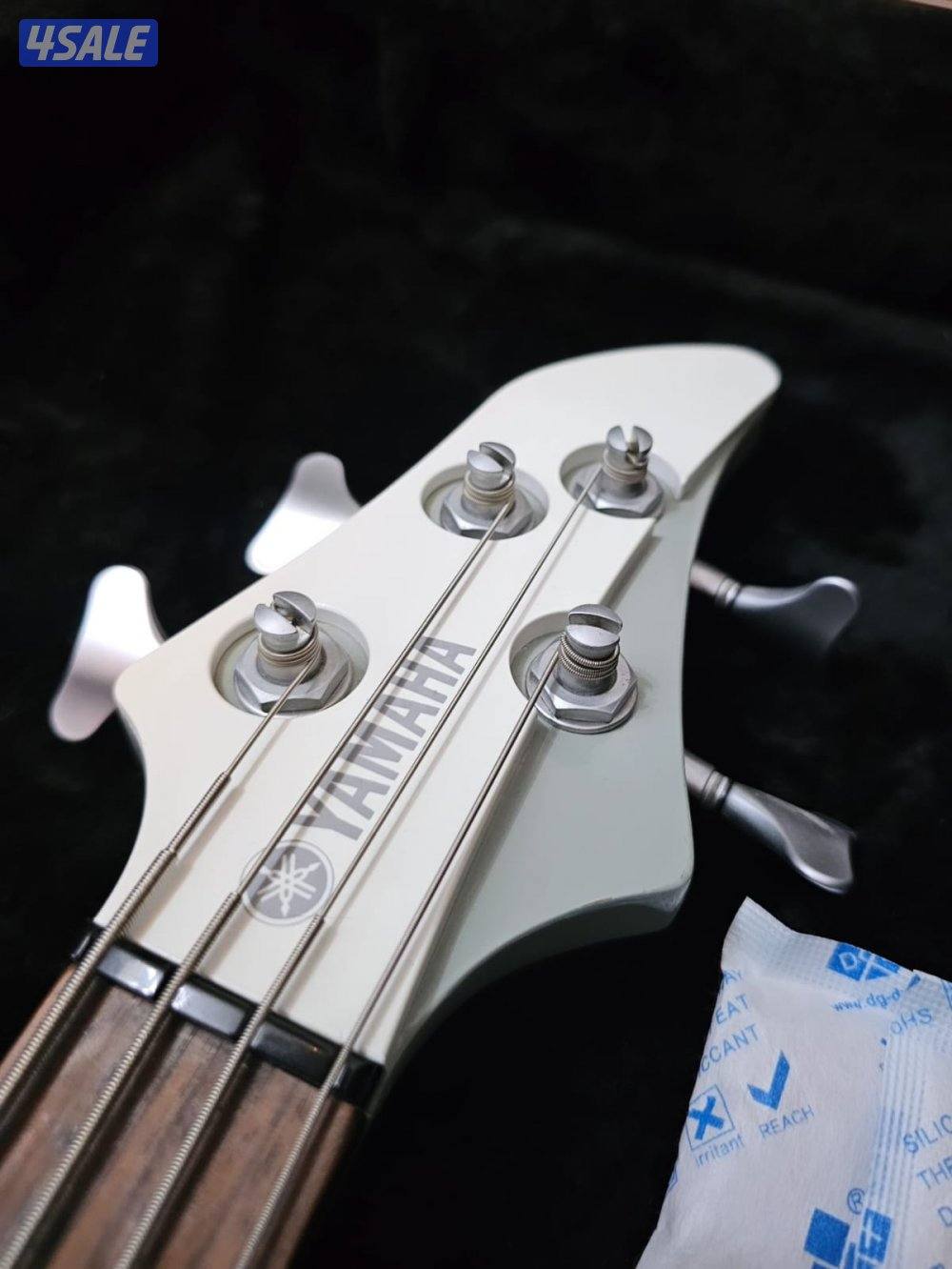 Yamaha RBX A2 Electric Bass Guitar 
Maple/Rosewood/Agathis 4 Strings w2