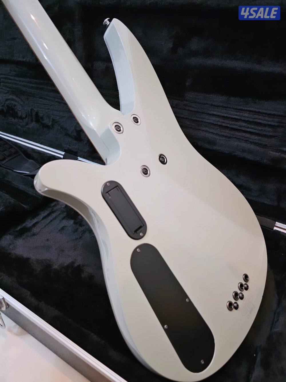 Yamaha RBX A2 Electric Bass Guitar 
Maple/Rosewood/Agathis 4 Strings w8