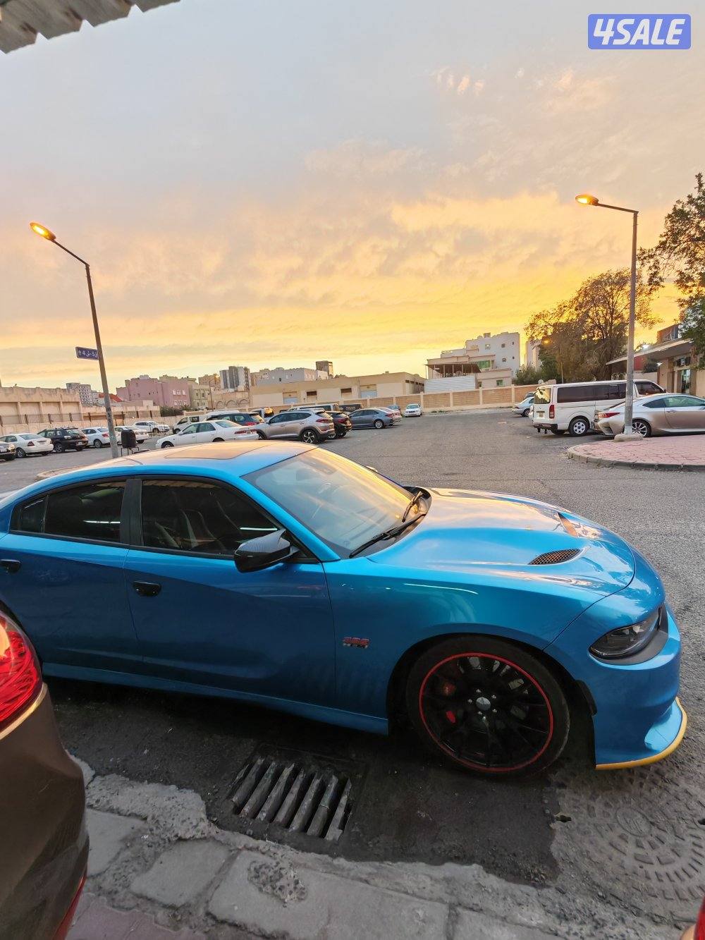 للبيع دودج تشاجر SRT 2015 سماوي1