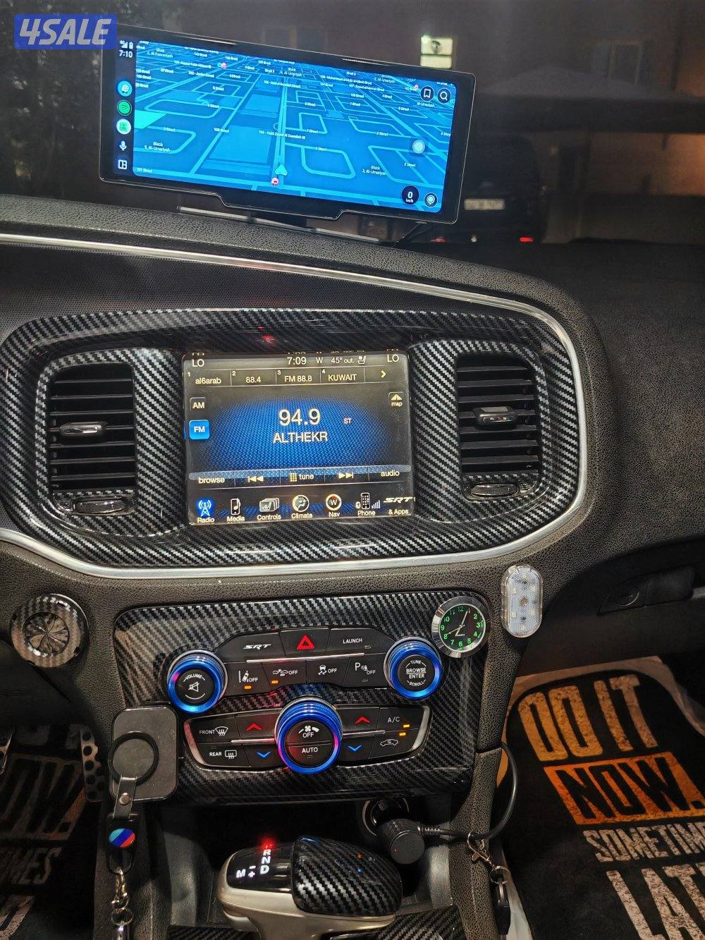 للبيع دودج تشاجر SRT 2015 سماوي2