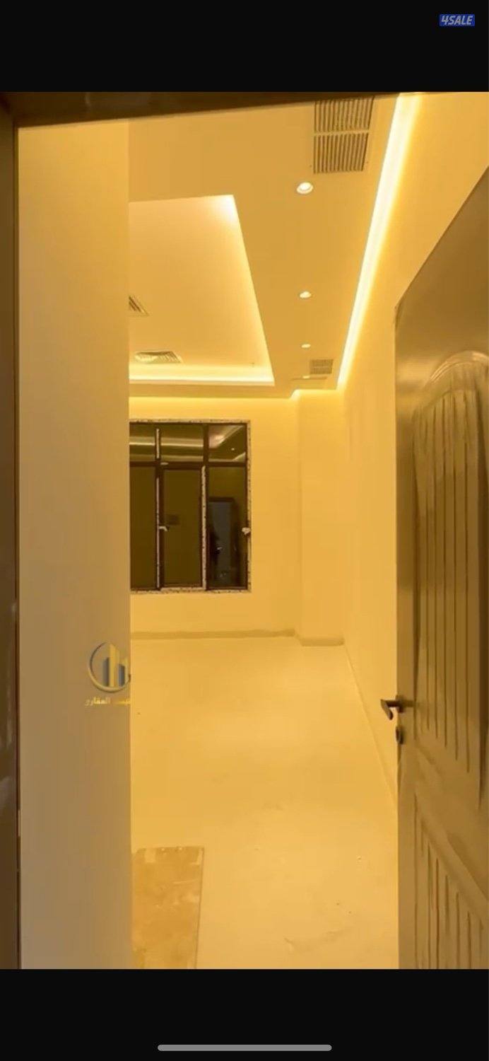 للايجار محلات ومكاتب بحولي ش بن خلدون مجمع جديد اجار ٣٠٠ و٢٥٠ د0