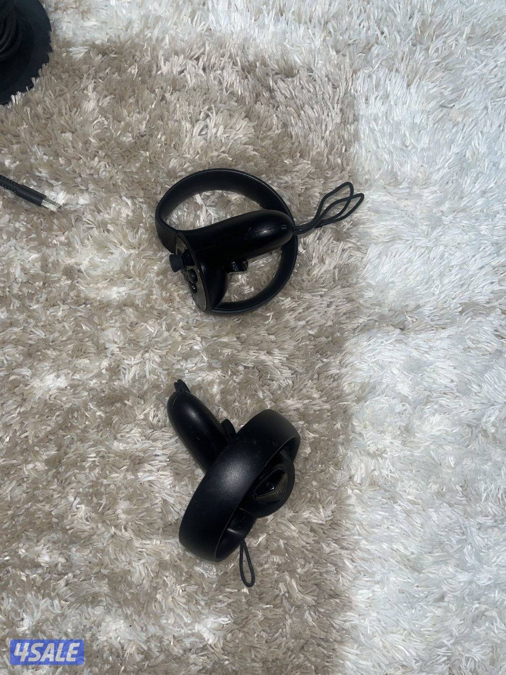 سليم 100مافي اي شي بس سماعه علي يمن خربانه و كل شي تمام ‎oculus vr2