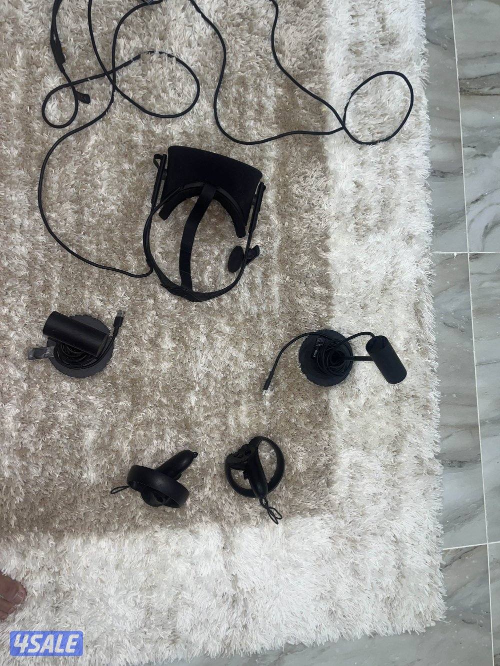 سليم 100مافي اي شي بس سماعه علي يمن خربانه و كل شي تمام ‎oculus vr4