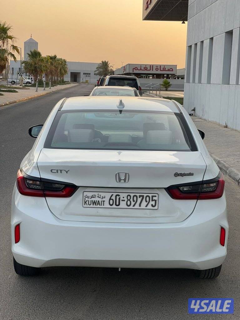 للبيع هوندا سيتي ٢٠٢٢ بحاله الوكاله شرط الفحص4